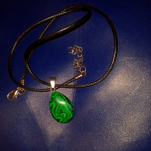 Accessories - Tumbled Malachite Pendant